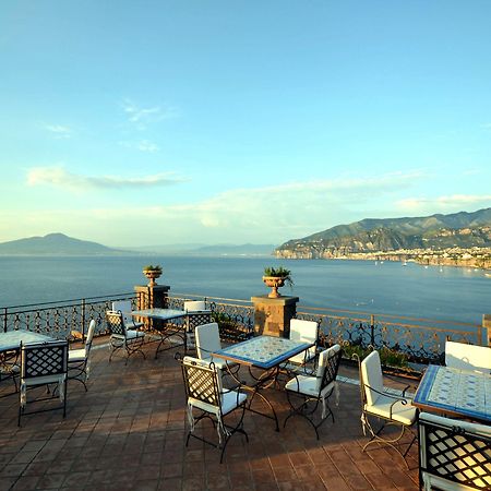 Hotel La Tonnarella Sorrento Bagian luar foto