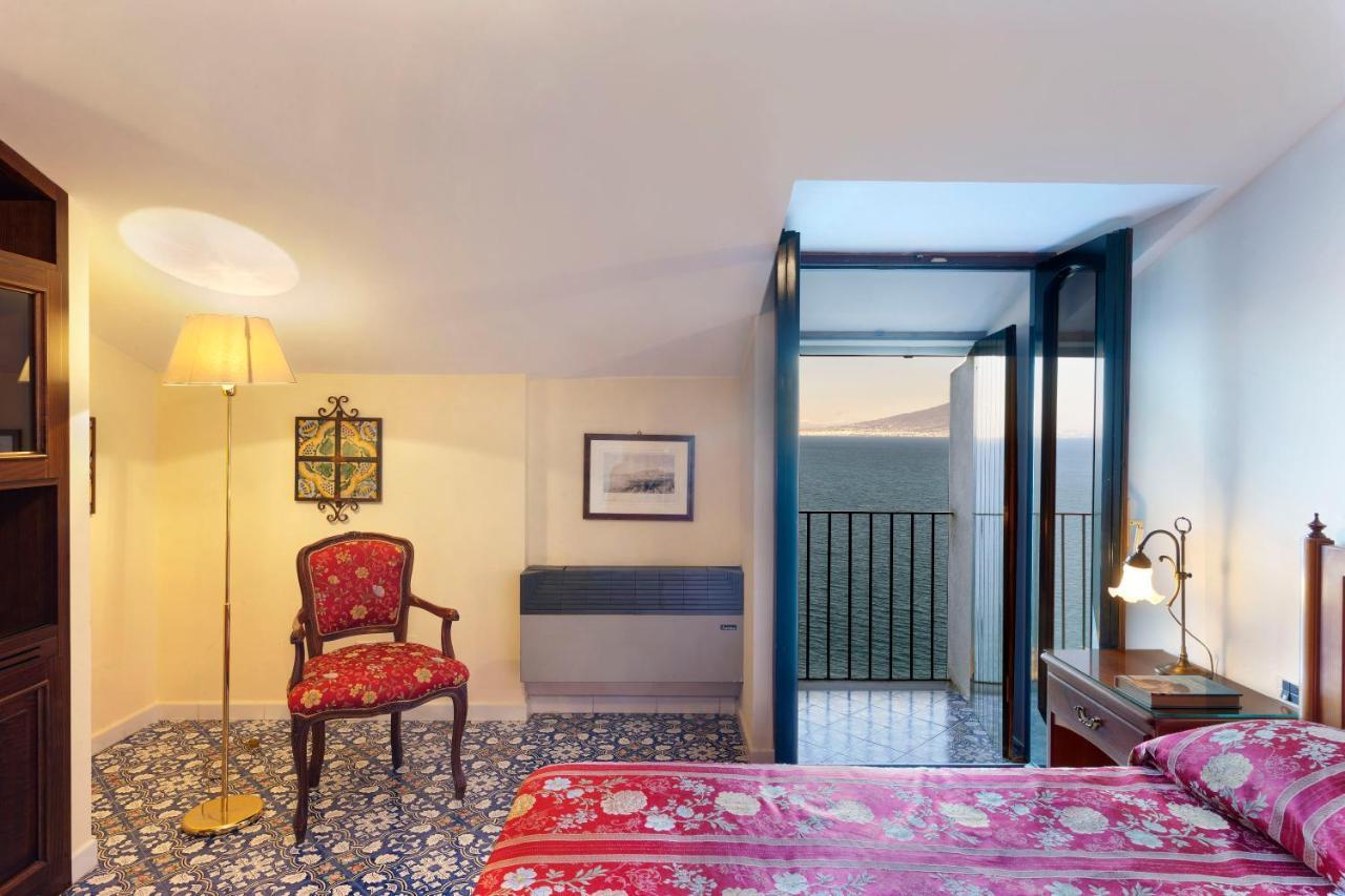 Hotel La Tonnarella Sorrento Bagian luar foto