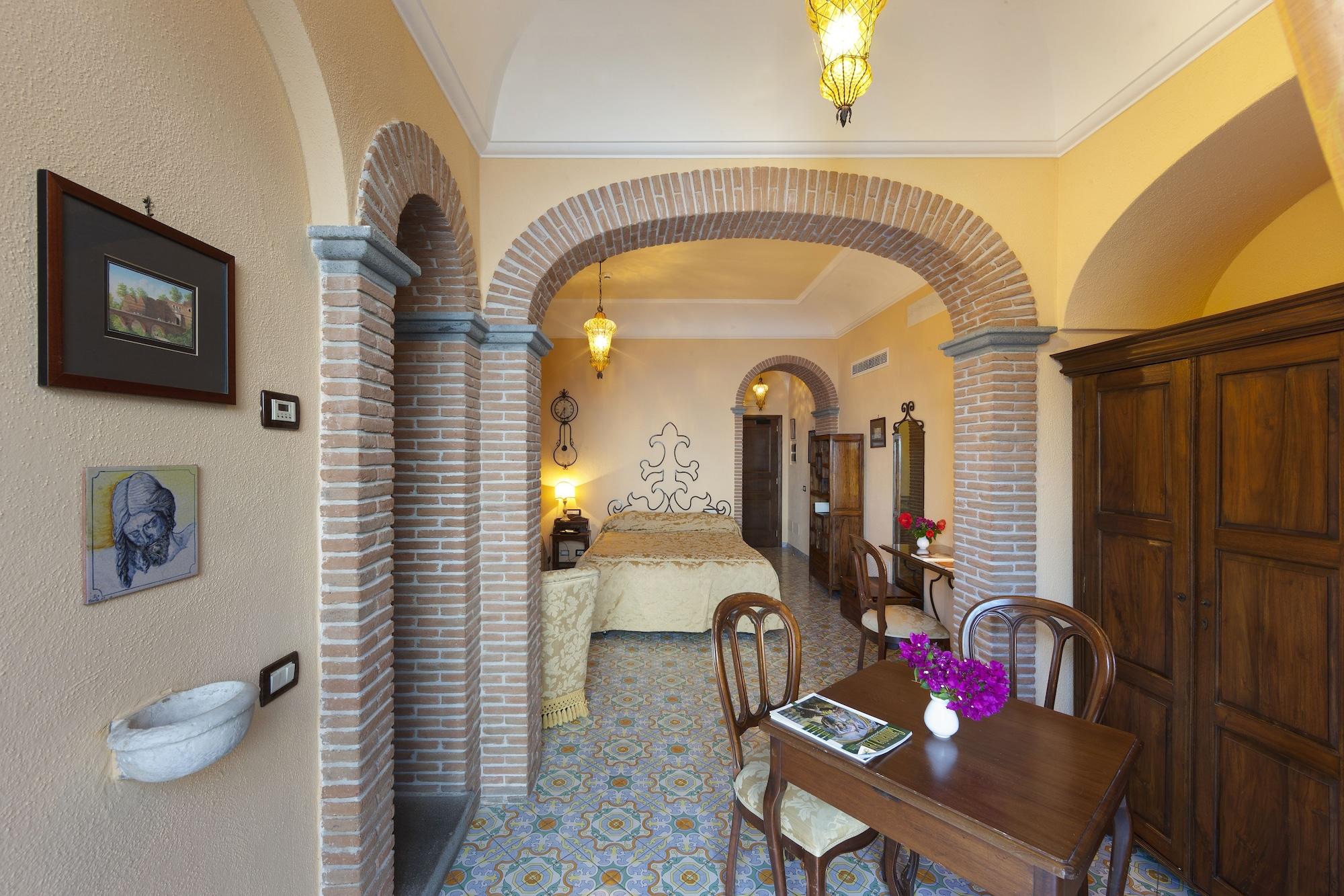 Hotel La Tonnarella Sorrento Bagian luar foto