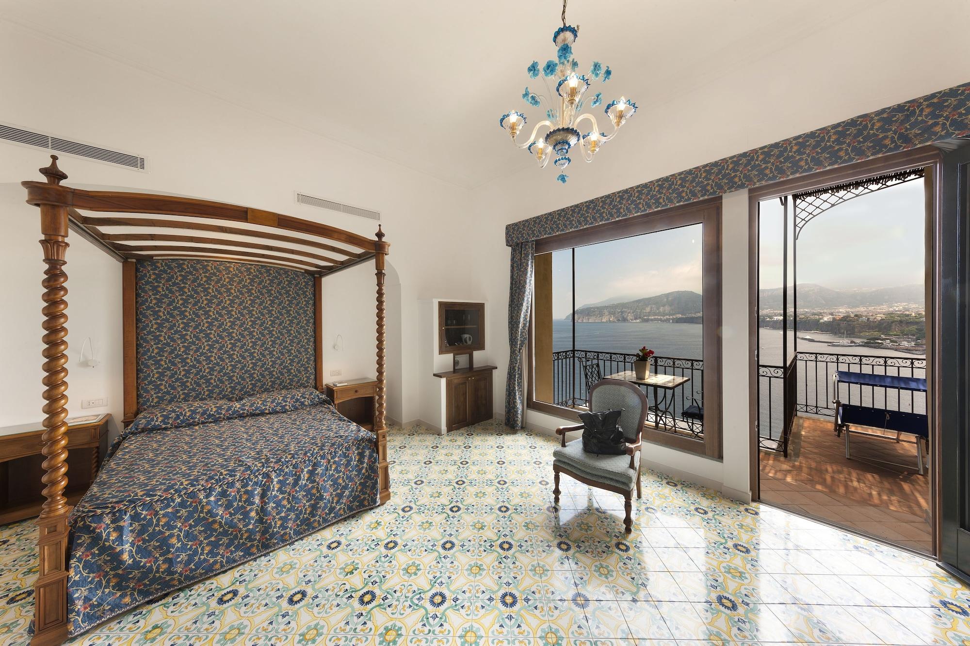 Hotel La Tonnarella Sorrento Bagian luar foto