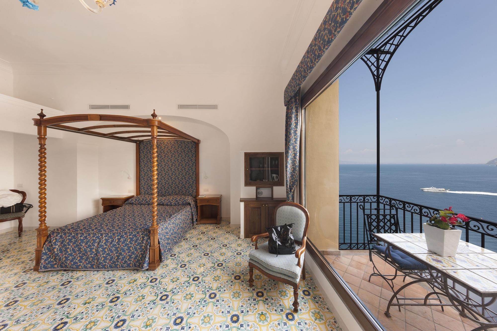 Hotel La Tonnarella Sorrento Bagian luar foto