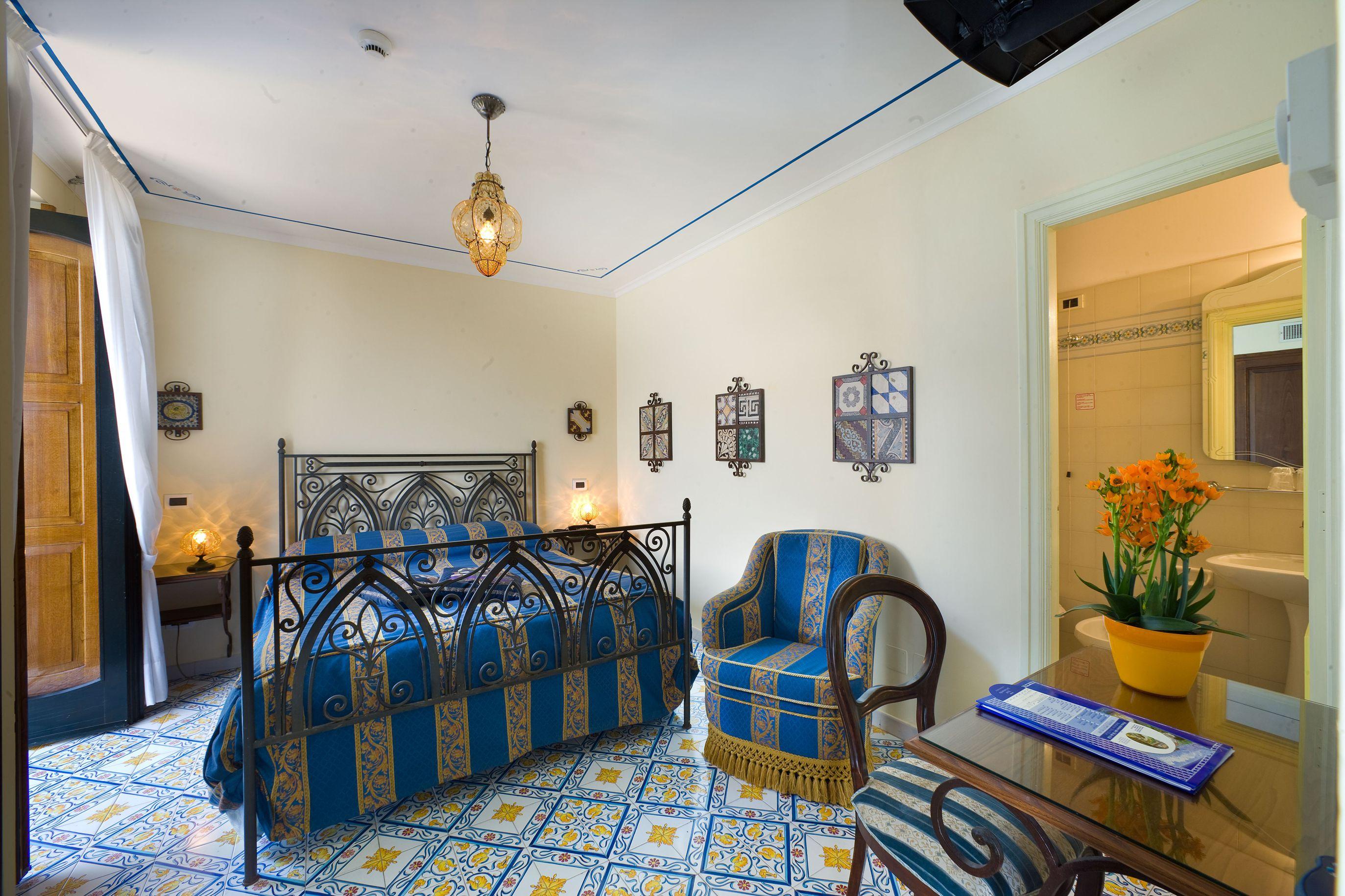 Hotel La Tonnarella Sorrento Bagian luar foto
