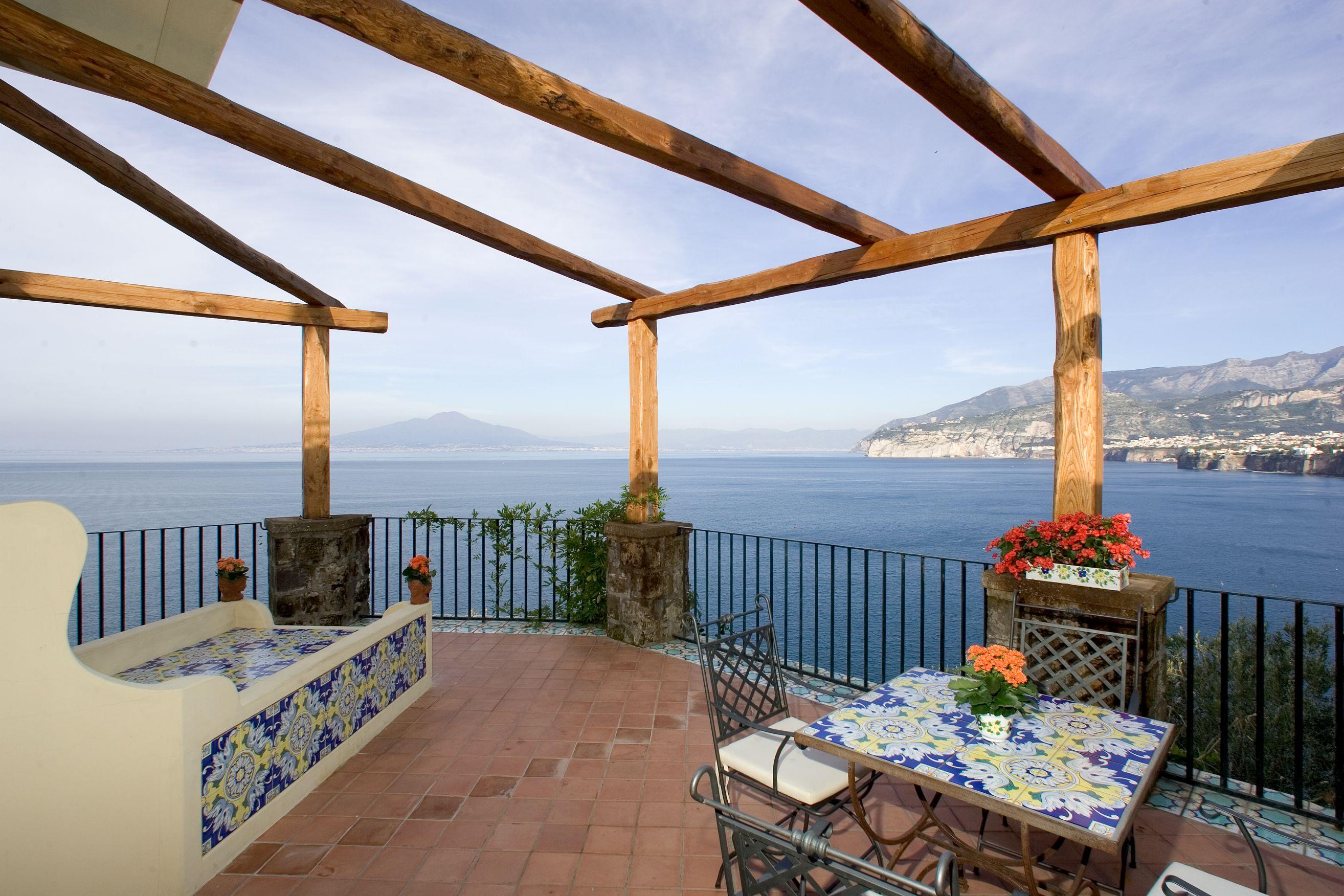 Hotel La Tonnarella Sorrento Bagian luar foto