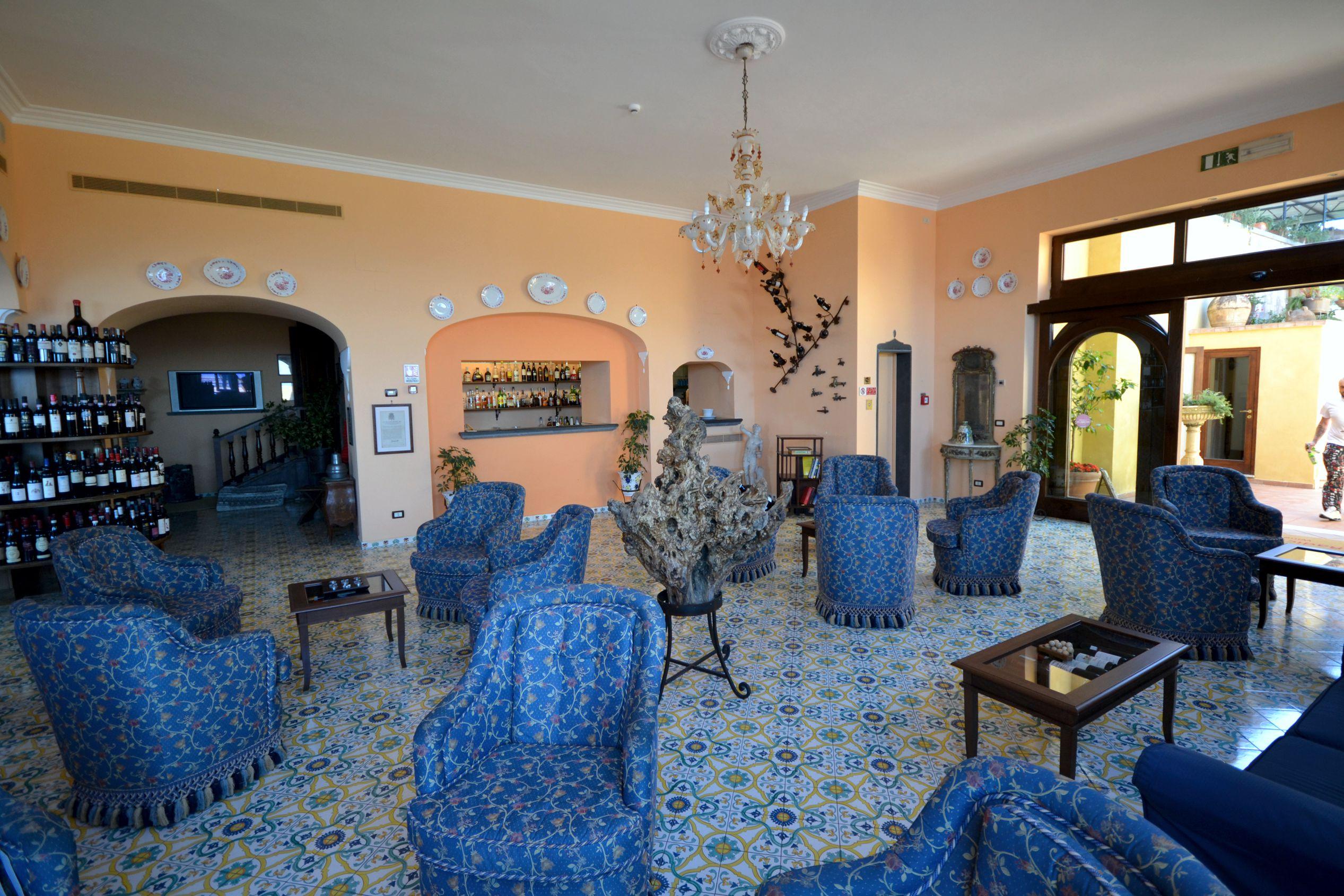Hotel La Tonnarella Sorrento Bagian luar foto