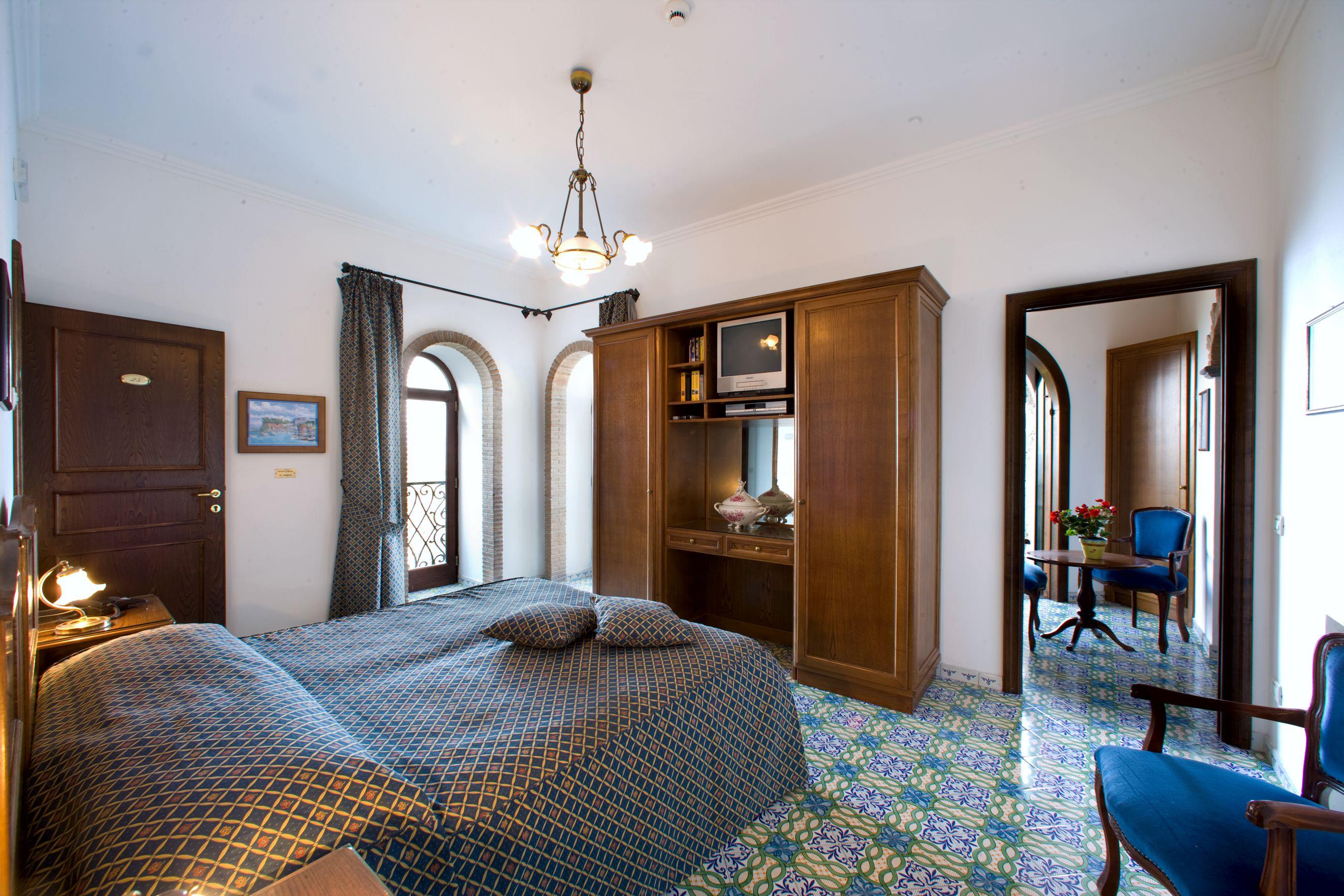 Hotel La Tonnarella Sorrento Bagian luar foto