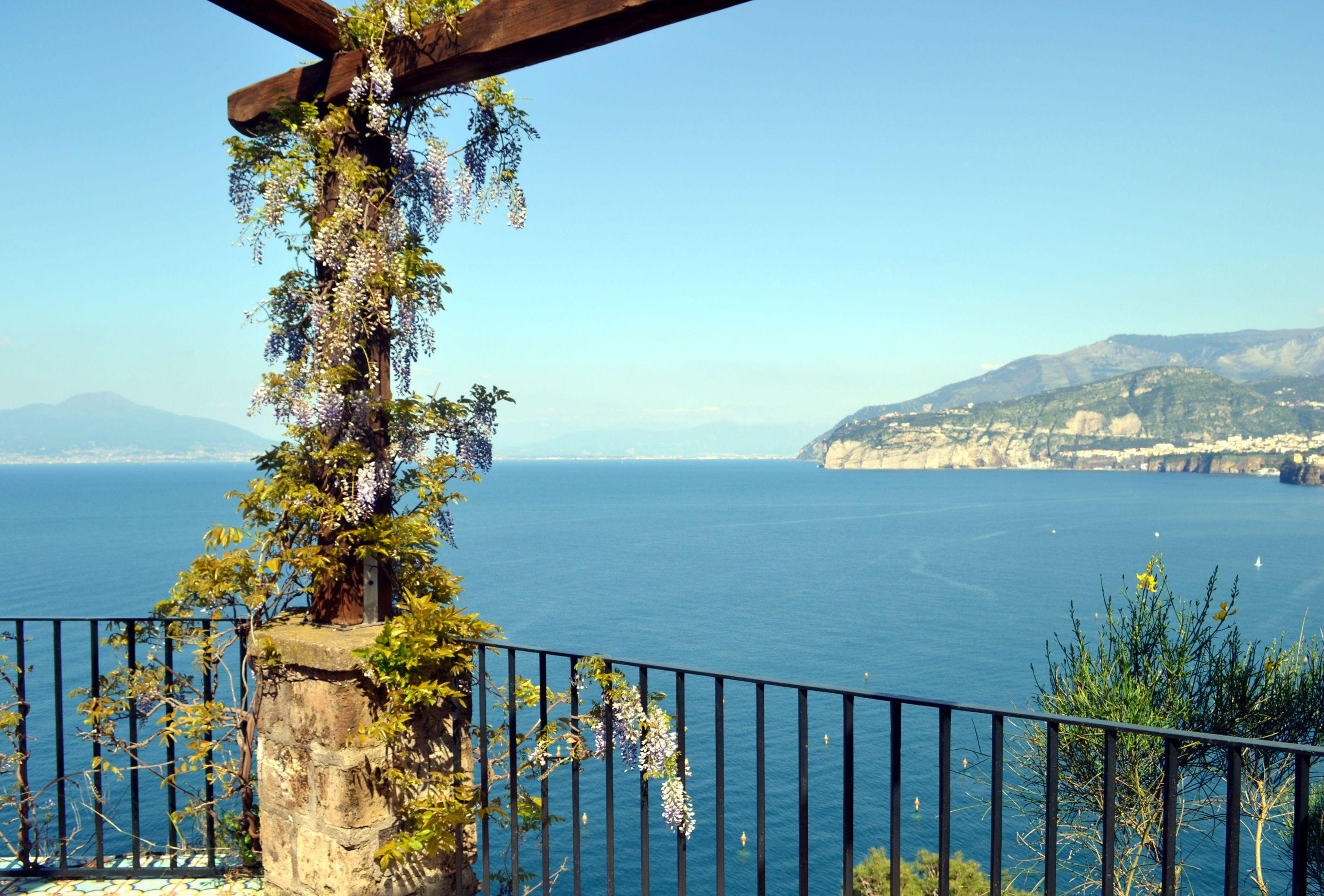 Hotel La Tonnarella Sorrento Bagian luar foto