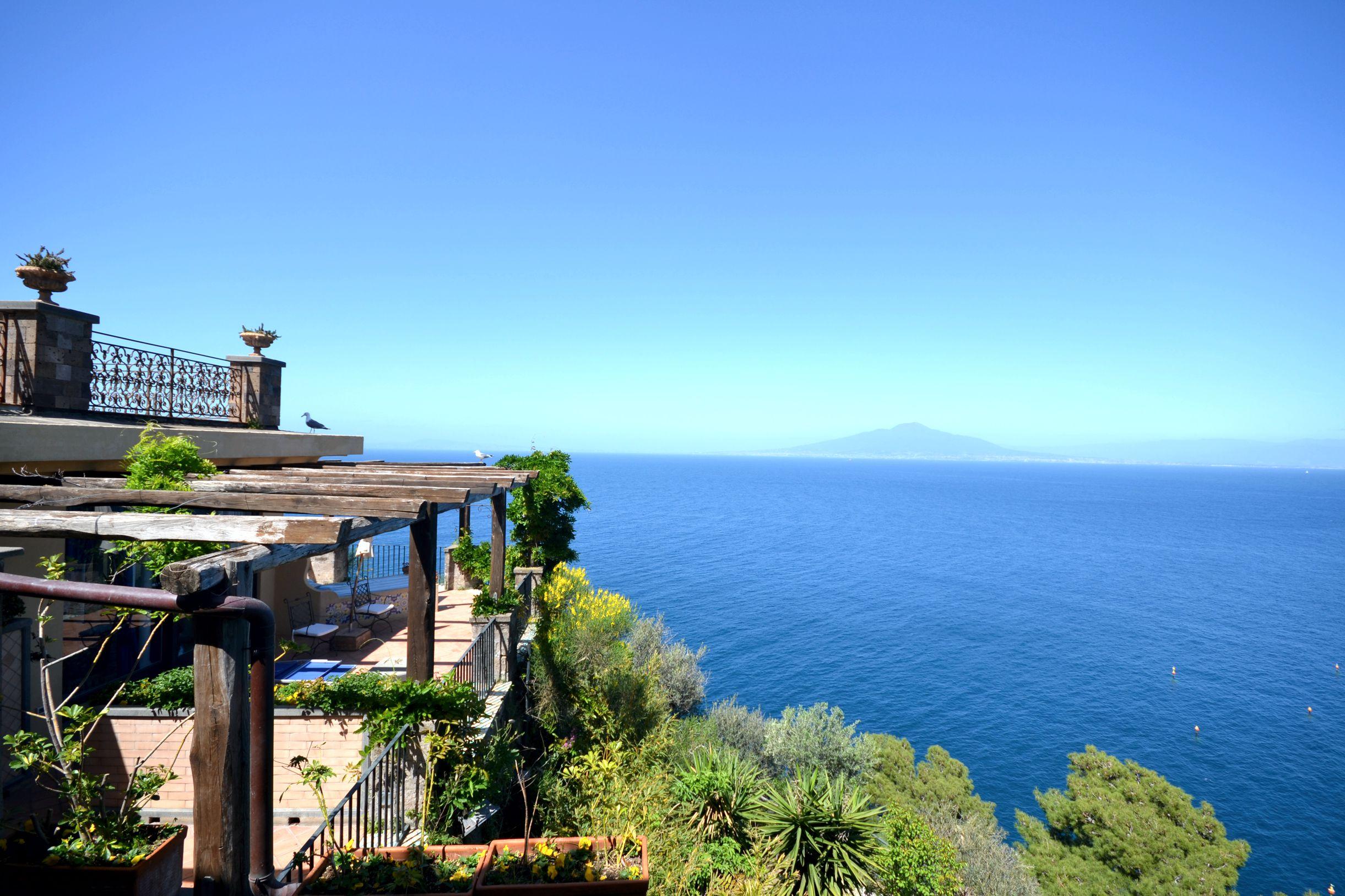 Hotel La Tonnarella Sorrento Bagian luar foto