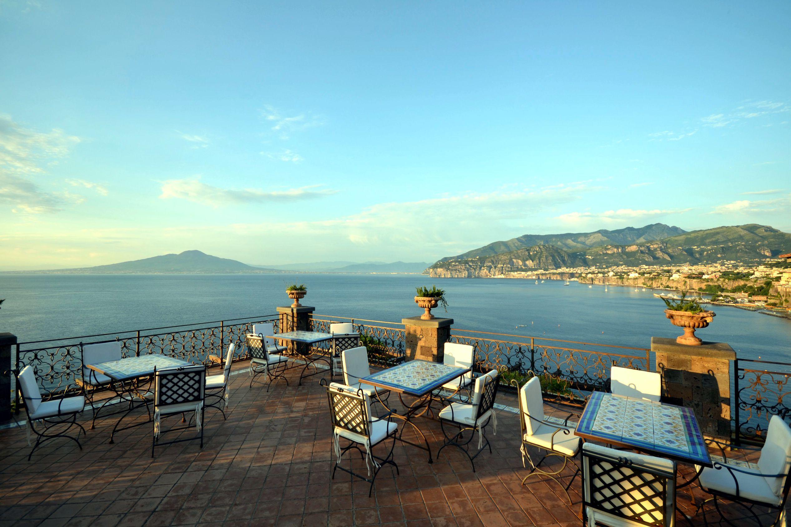 Hotel La Tonnarella Sorrento Bagian luar foto