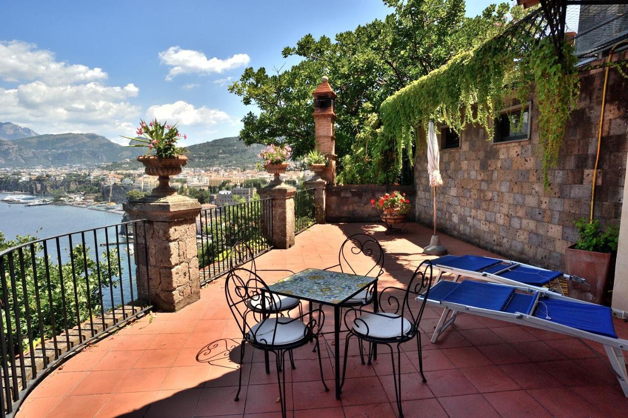 Hotel La Tonnarella Sorrento Bagian luar foto